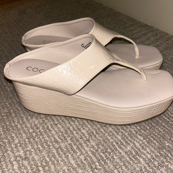 Coconut by Matisse croc lyric wedge size 8 - Picture 3 of 5